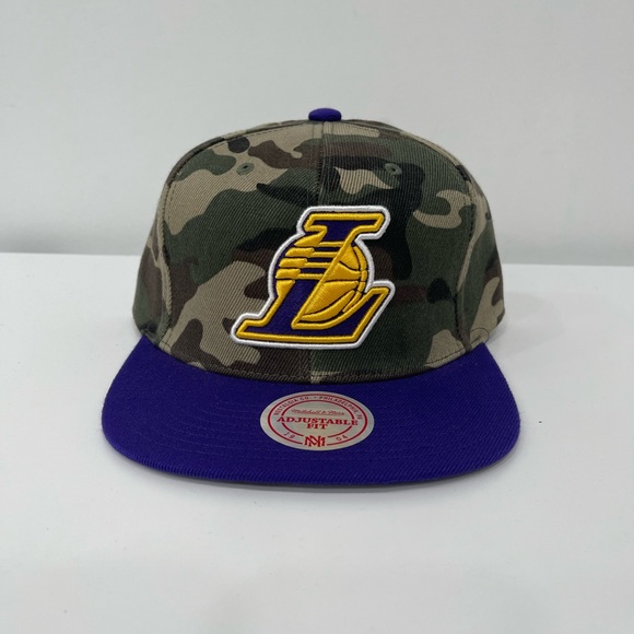 Mitchell & Ness Men's NBA Camo Mesh V-Neck Los Angeles Lakers